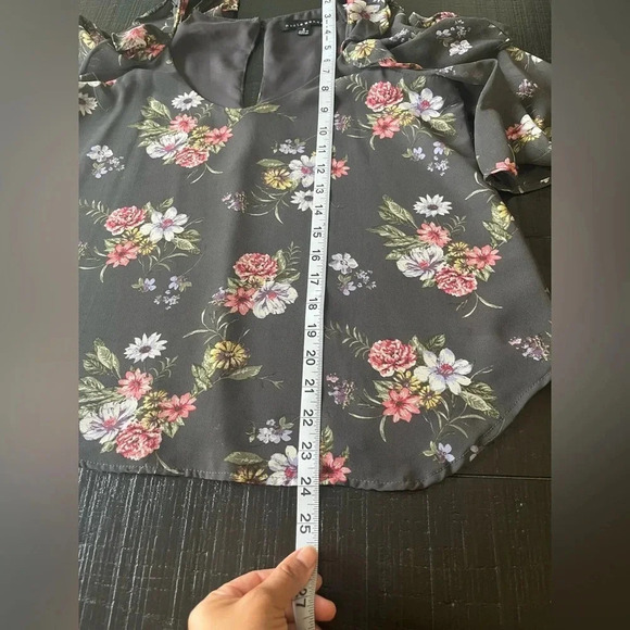 Haute Monde Women’s Grey Pink Floral Cold Shoulder Blouse Top Sz S - Picture 4 of 5